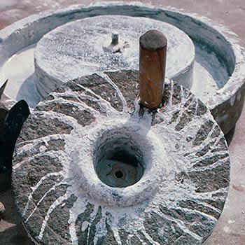 Granite chukki for grinding slaked lime and marble dust – jhotwada, Jaipur, western india